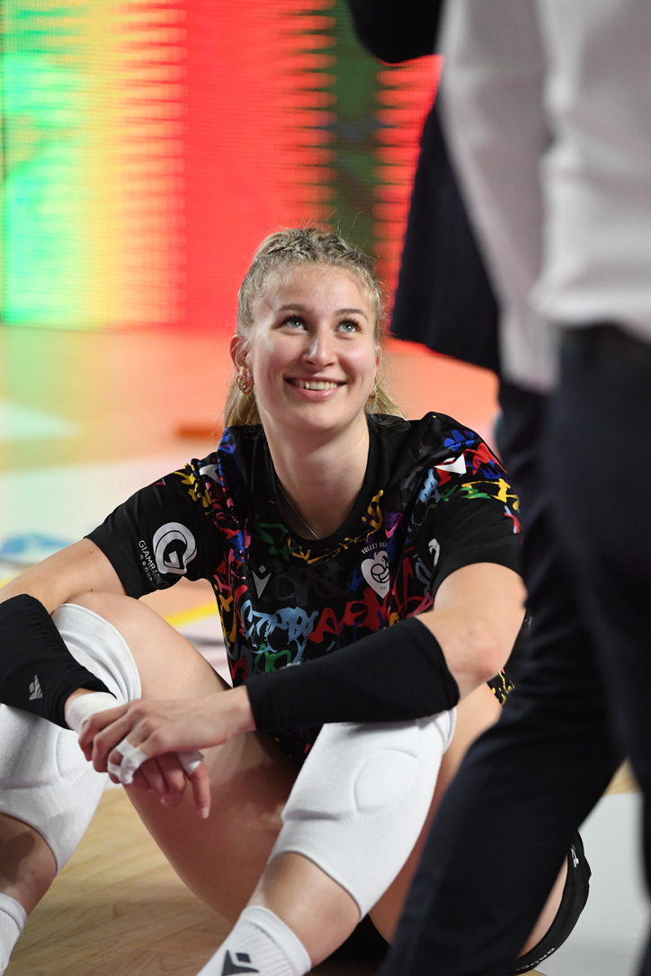 27D5D2CF CD01 4562 BA1F 63508C8A0469 1 105 c